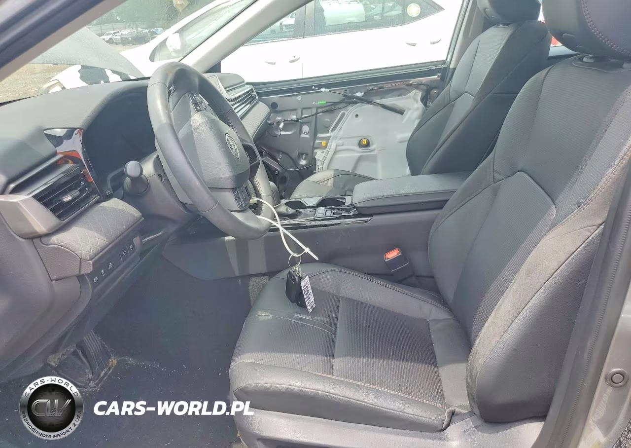 2025 Toyota Camry Xle VIN:4T1DAACK7SU646452 - 7