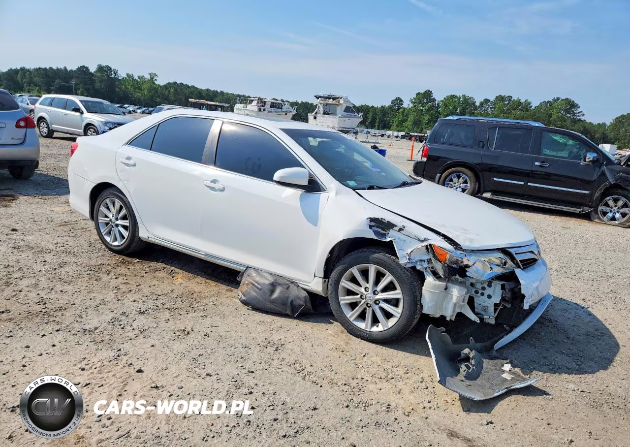 2013 Toyota Camry Xle VIN:4T4BF1FK1DR298483 - 4