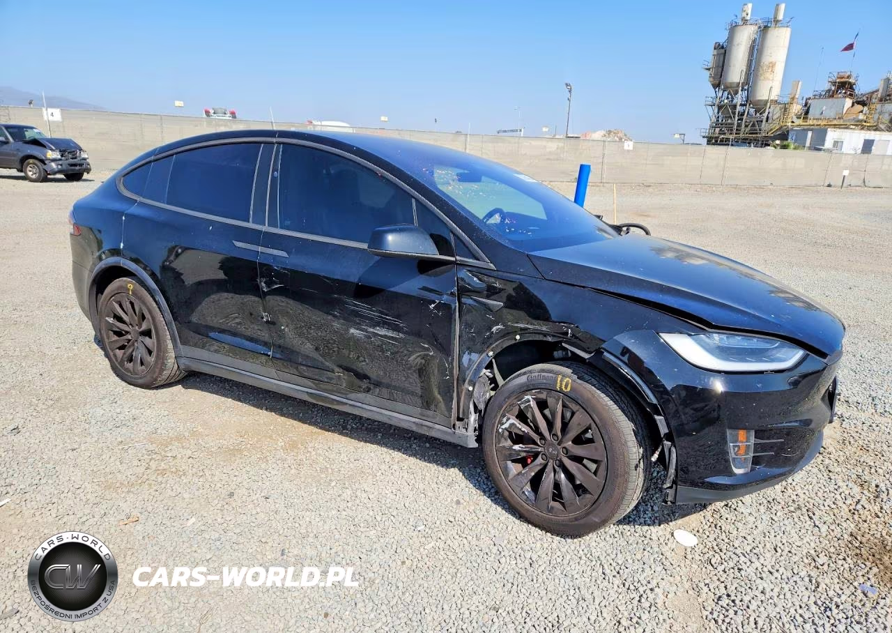 2018 Tesla Model X VIN:5YJXCBE43JF142956 - 4