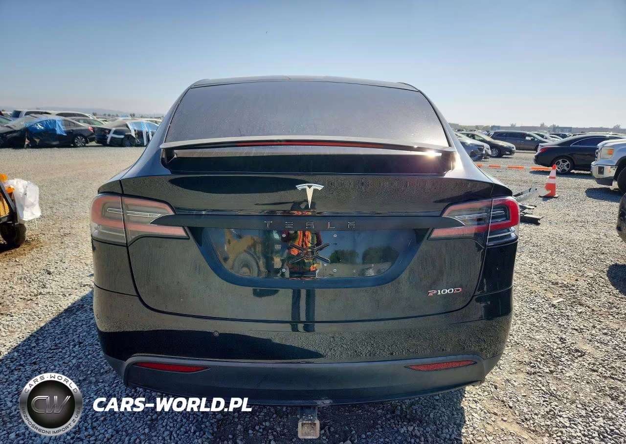 2018 Tesla Model X VIN:5YJXCBE43JF142956 - 6