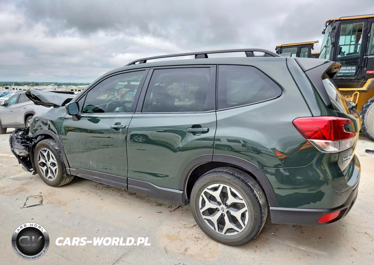 2022 Subaru Forester Premium VIN:JF2SKAEC2NH504488 - 2