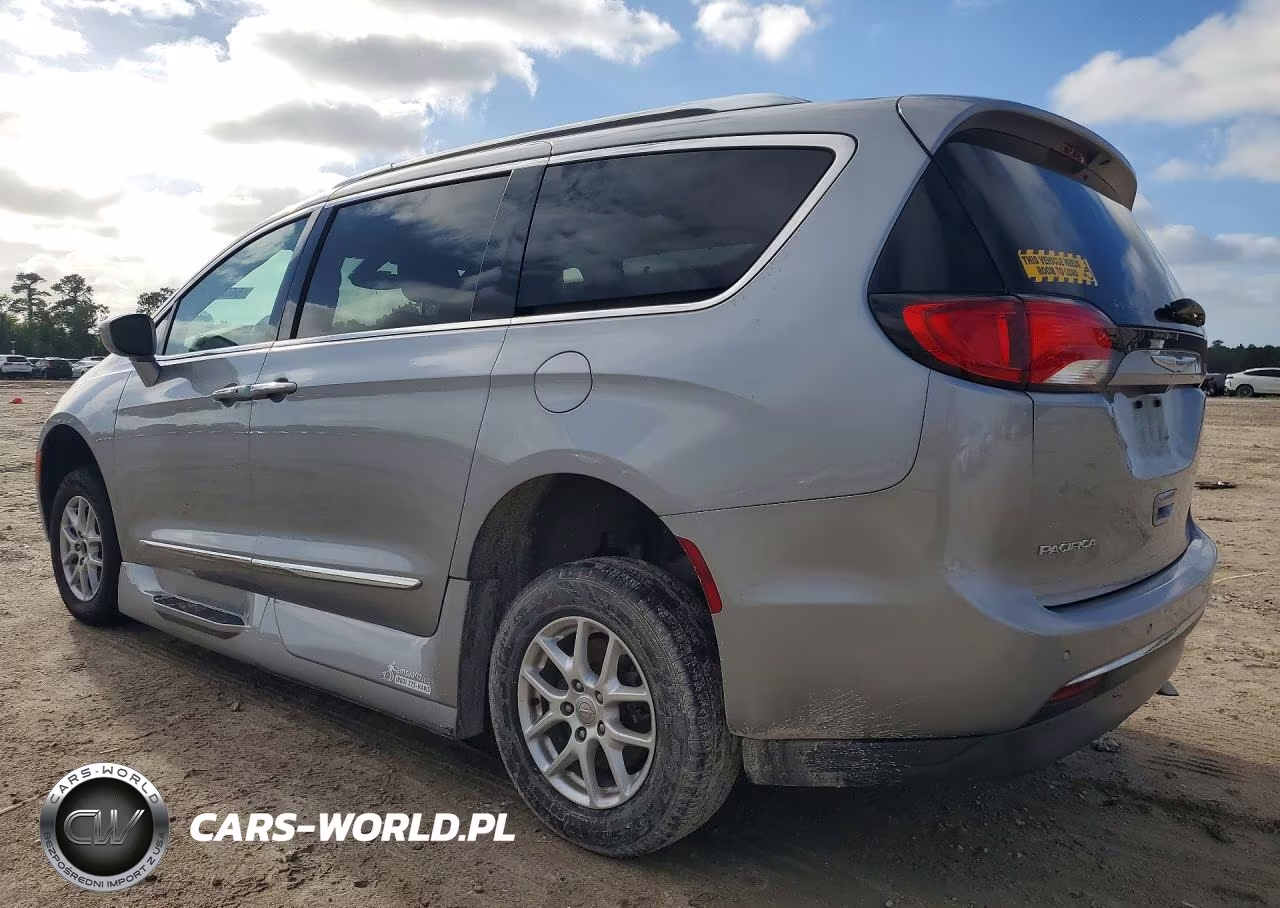 2020 Chrysler Pacifica Touring L VIN:2C4RC1BG3LR269358 - 2