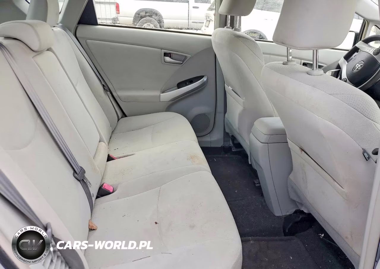 2014 Toyota Prius Two VIN:JTDKN3DU8E1771171 - 10