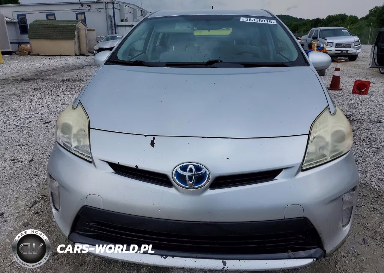 2014 Toyota Prius Two VIN:JTDKN3DU8E1771171 - 5