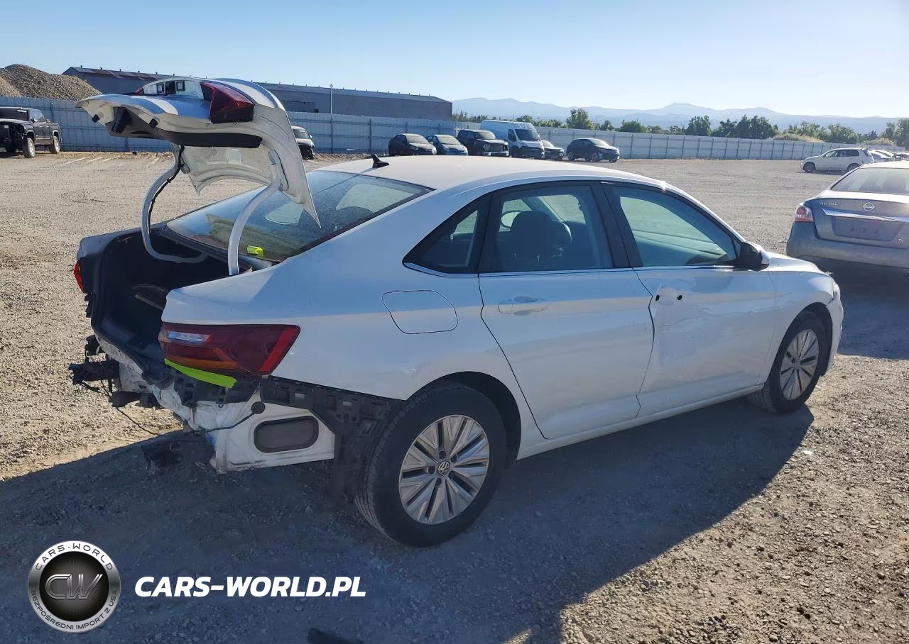 2019 Volkswagen Jetta S VIN:3VWC57BUXKM172072 - 3