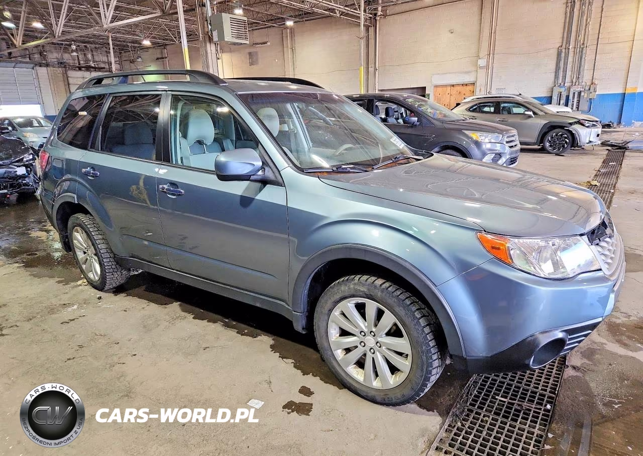 2013 Subaru Forester 2.5X Premium VIN:JF2SHADCXDH442109 - 4