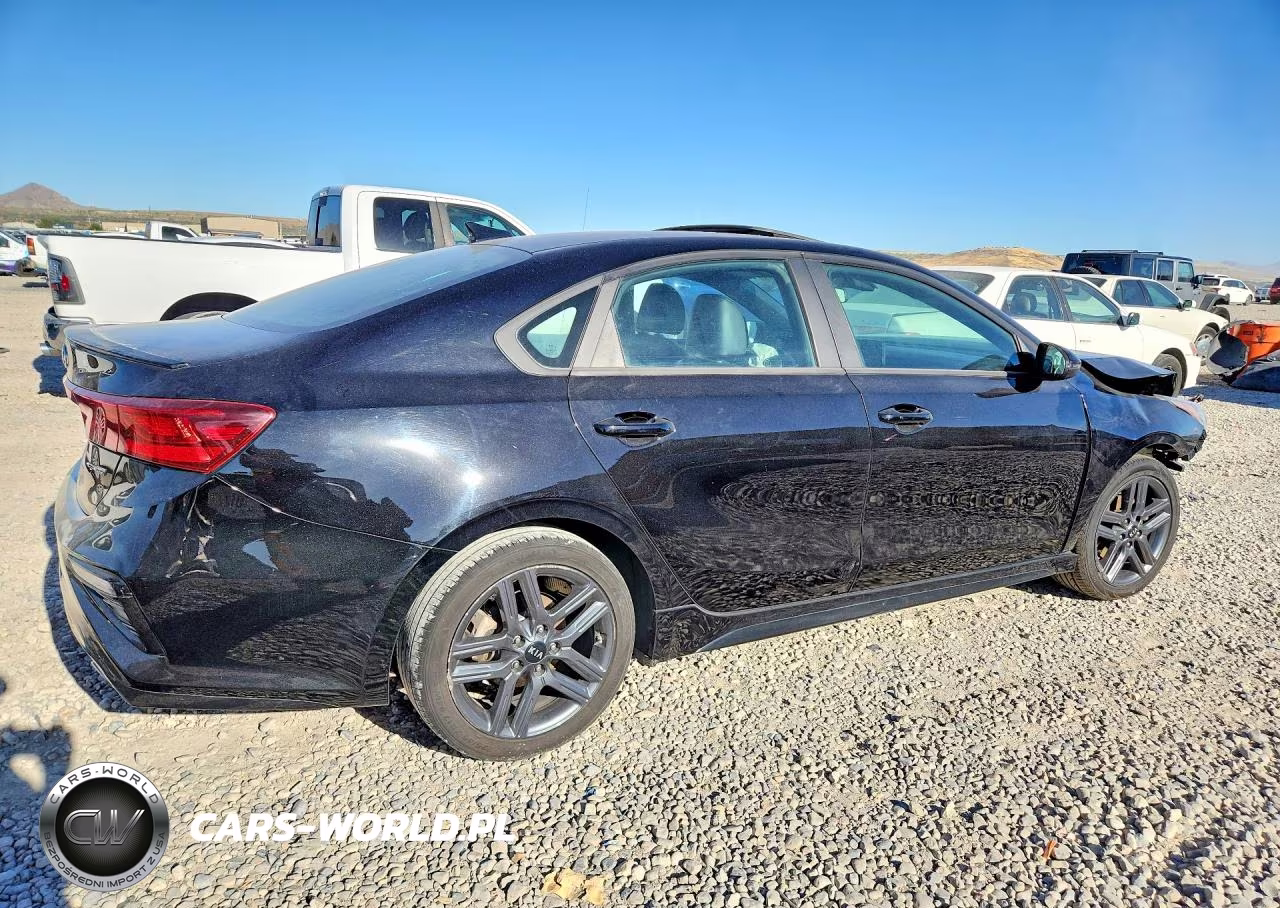 2021 Kia Forte Gt Line VIN:3KPF34AD6ME268896 - 3