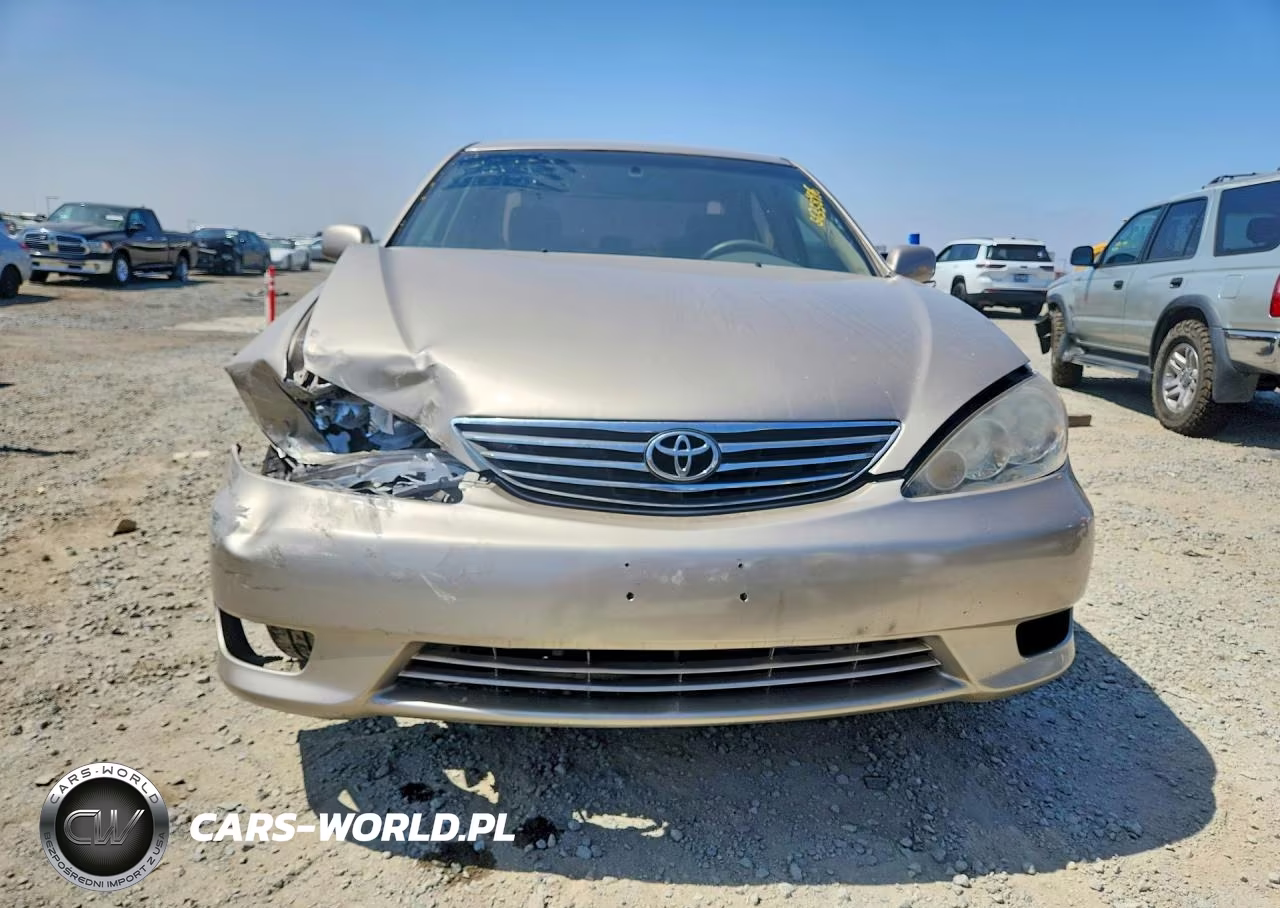 2005 Toyota Camry Xle VIN:4T1BE32K55U073791 - 5