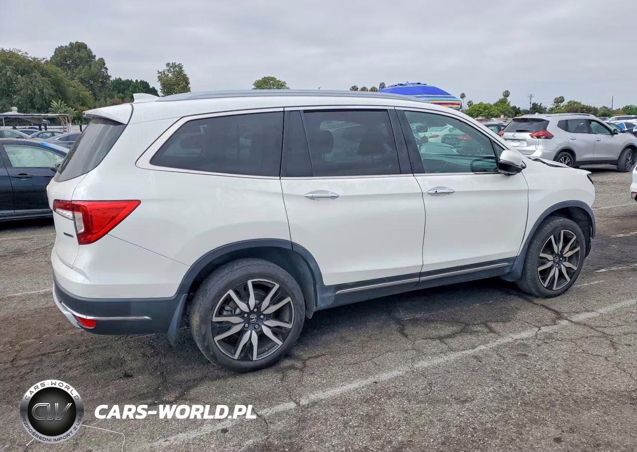 2021 Honda Pilot Touring VIN:5FNYF5H99MB001804 - 3