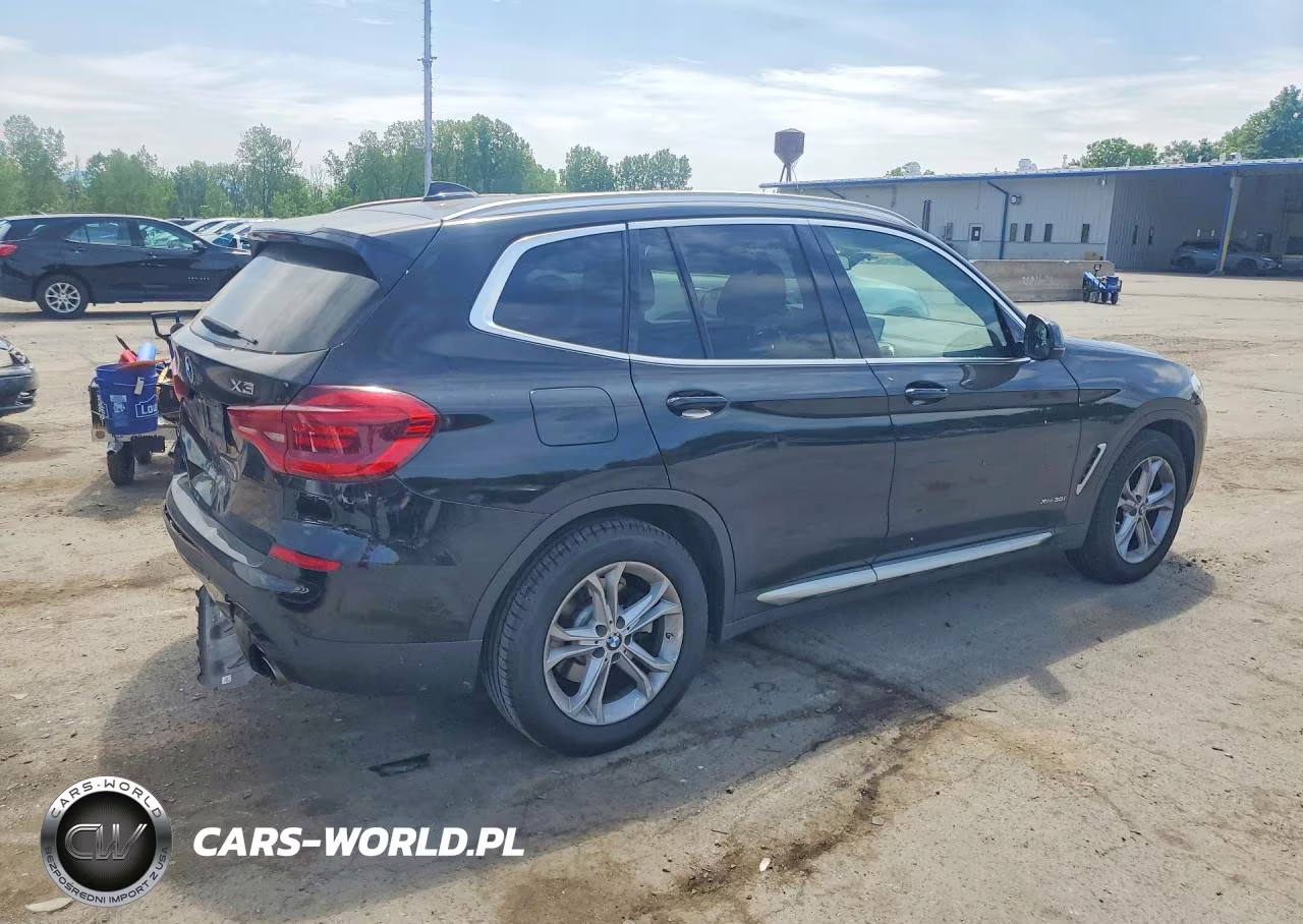 2018 BMW X3 xDrive30I VIN:5UXTR9C52JLC73733 - 3