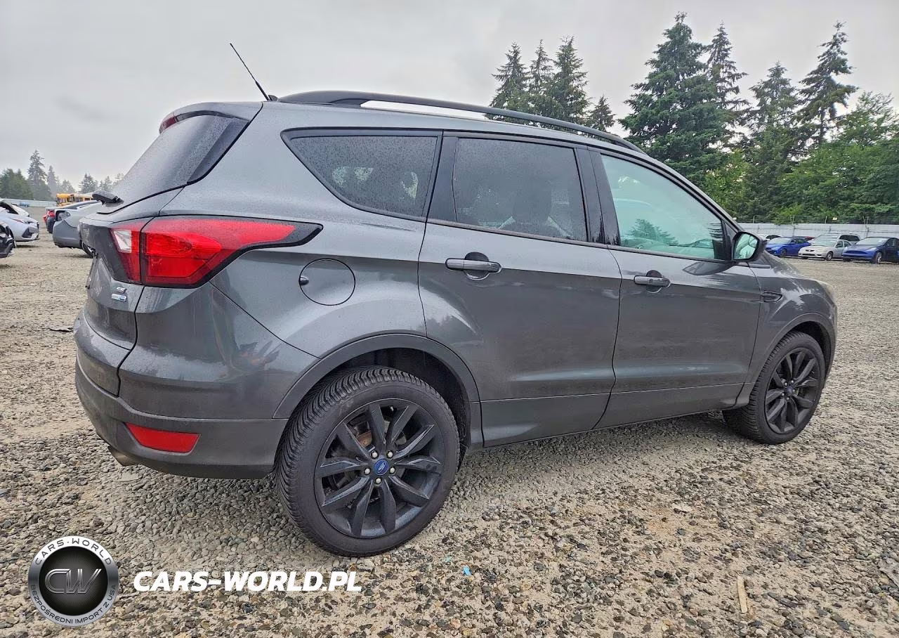 2019 Ford Escape Se VIN:1FMCU9GD2KUB09954 - 3