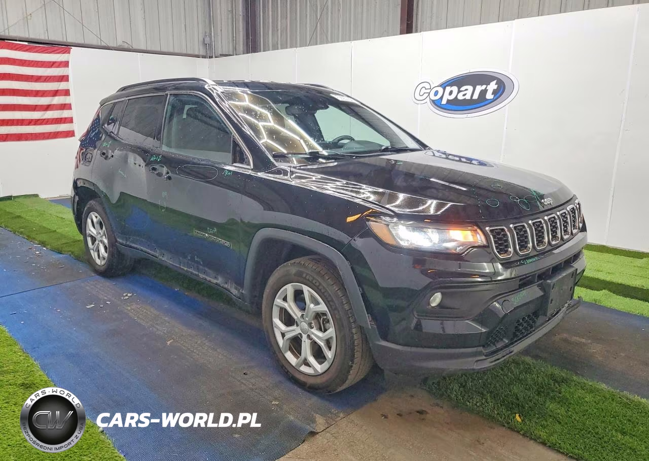 2024 Jeep Compass Latitude VIN:3C4NJDBN6RT111932 - 4