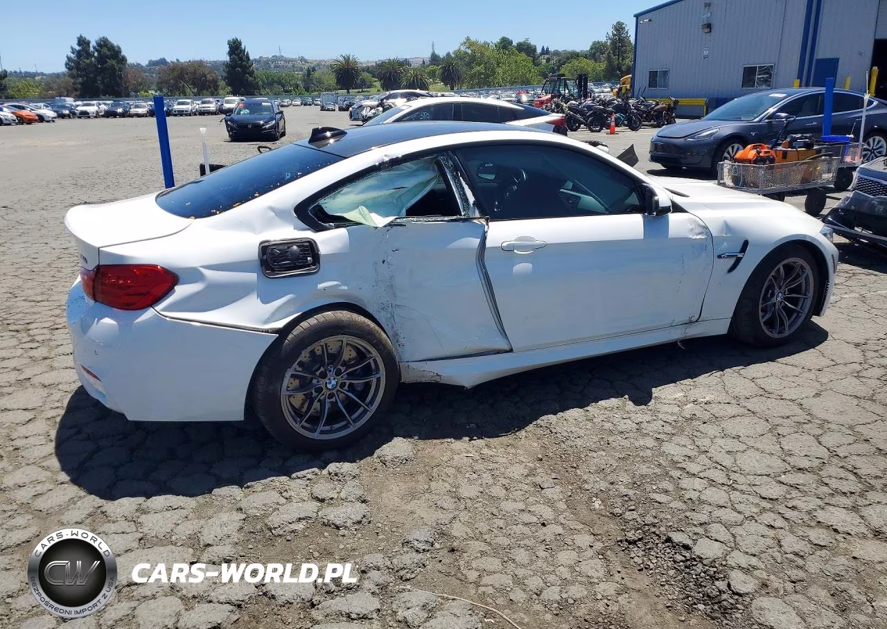 2015 BMW M4 VIN:WBS3R9C58FK330070 - 3