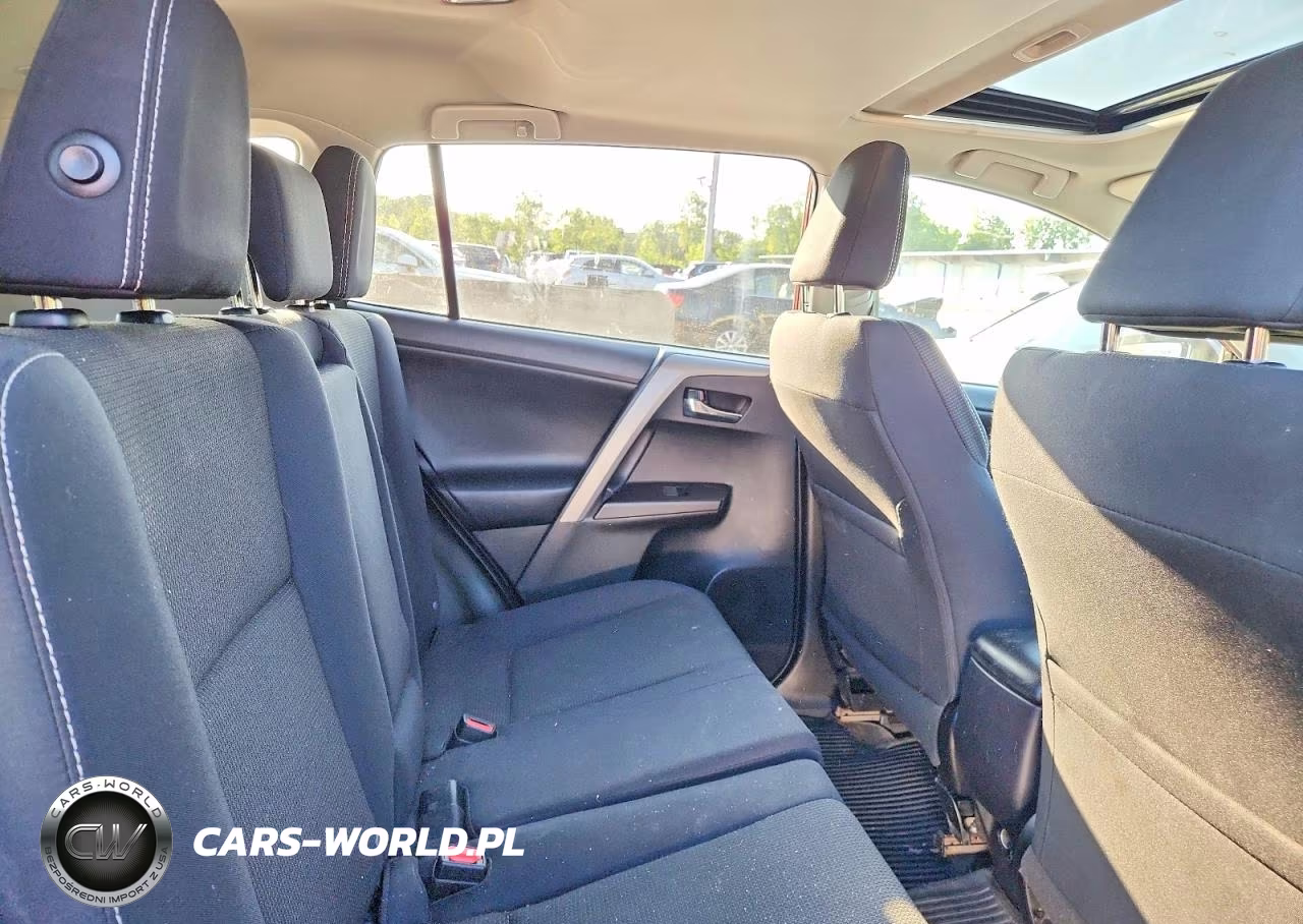 2018 Toyota Rav4 Xle VIN:2T3RFREV9JW805233 - 11