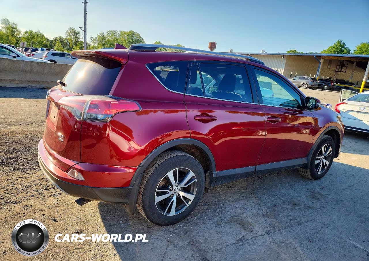 2018 Toyota Rav4 Xle VIN:2T3RFREV9JW805233 - 3