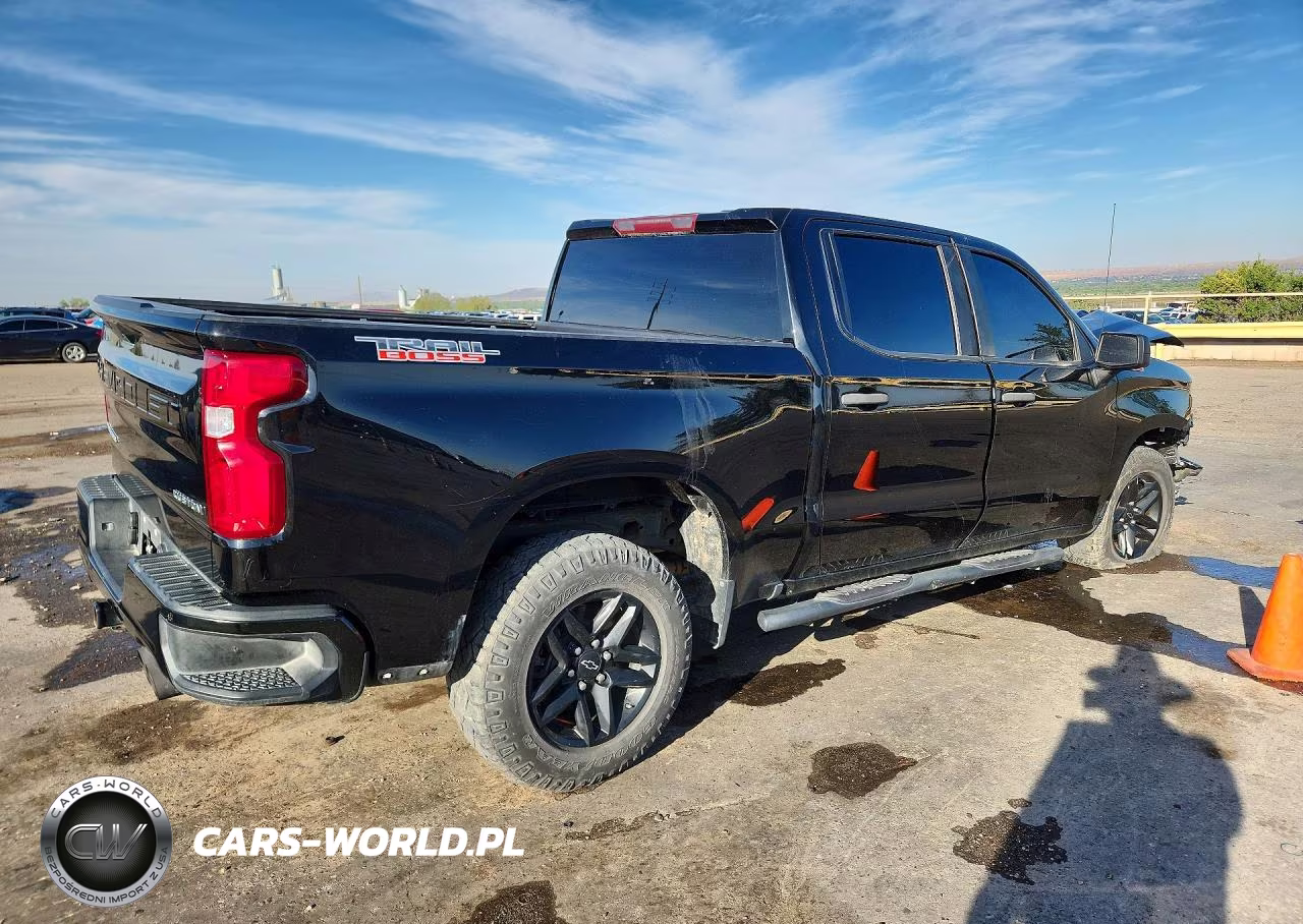 2021 Chevrolet Silverado K1500 Trail Boss Custom VIN:1GCPYCEF2MZ283198 - 3