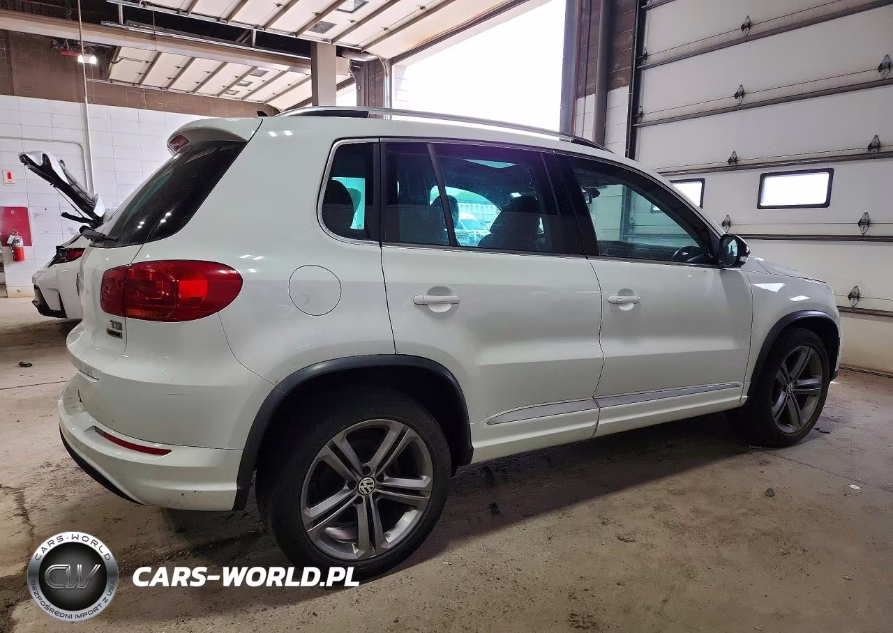 2017 Volkswagen Tiguan Sport VIN:WVGUV7AX1HW509056 - 3