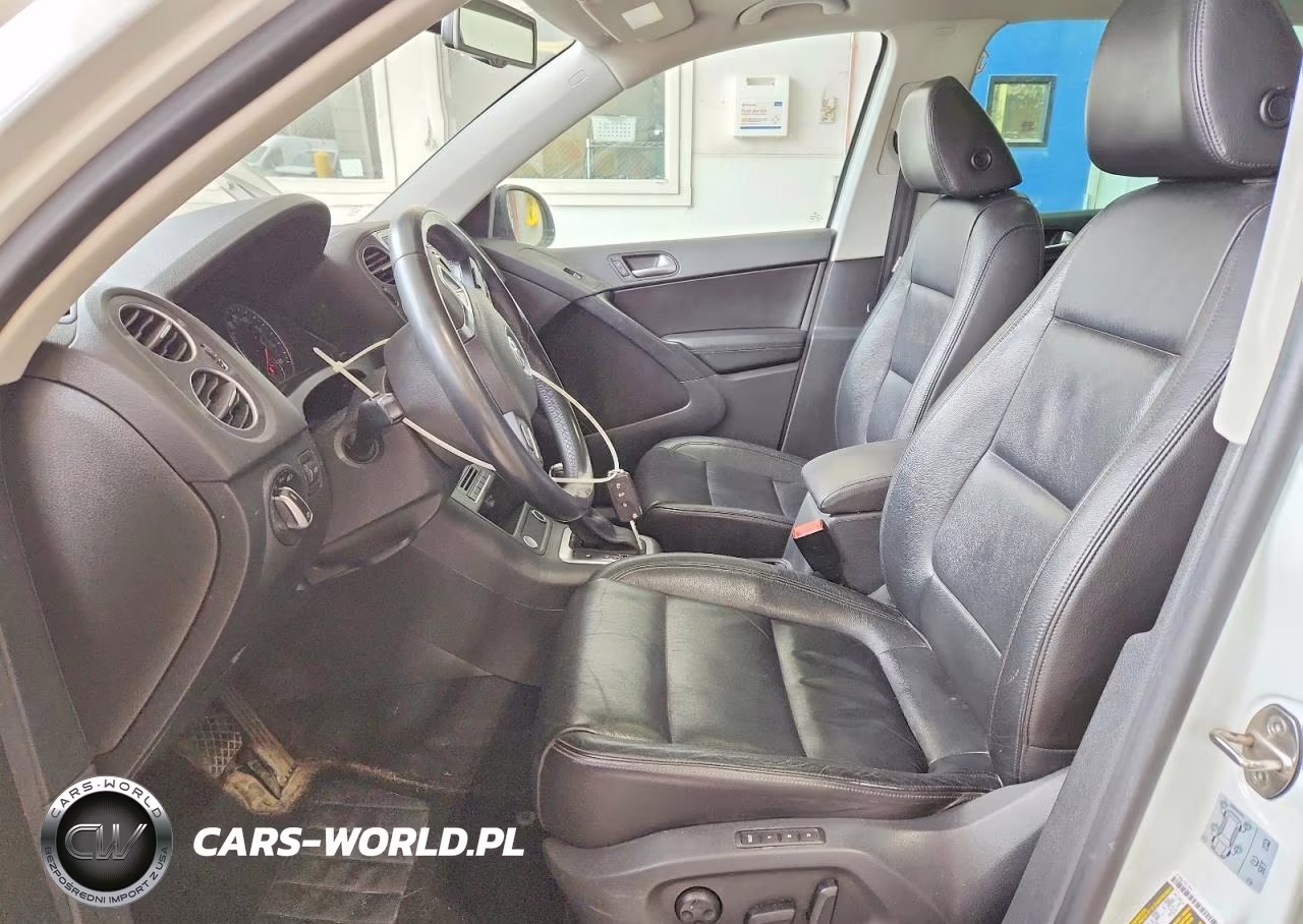 2017 Volkswagen Tiguan Sport VIN:WVGUV7AX1HW509056 - 7