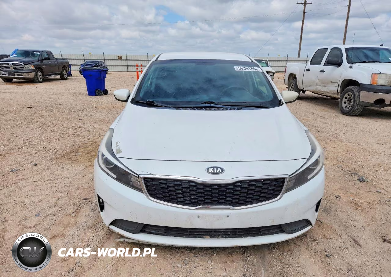 2018 Kia Forte Lx VIN:3KPFL4A76JE201334 - 5