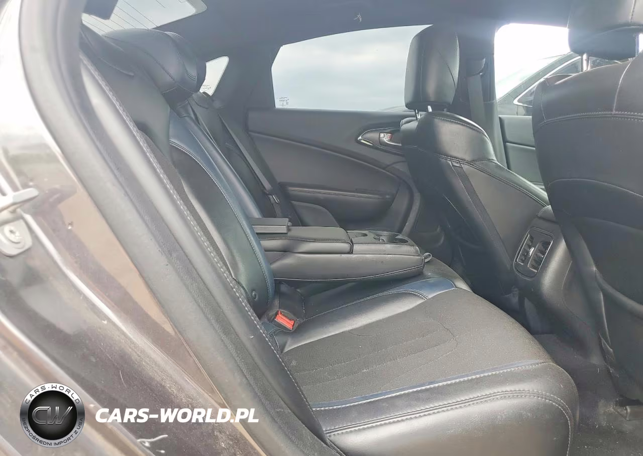 2015 Chrysler 200 S VIN:1C3CCCBB0FN752432 - 10