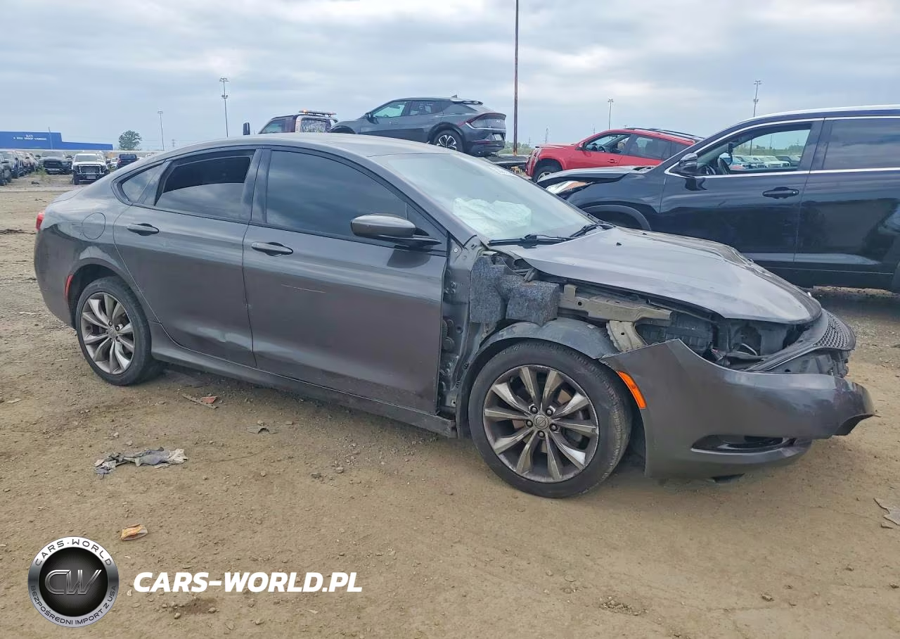 2015 Chrysler 200 S VIN:1C3CCCBB0FN752432 - 4
