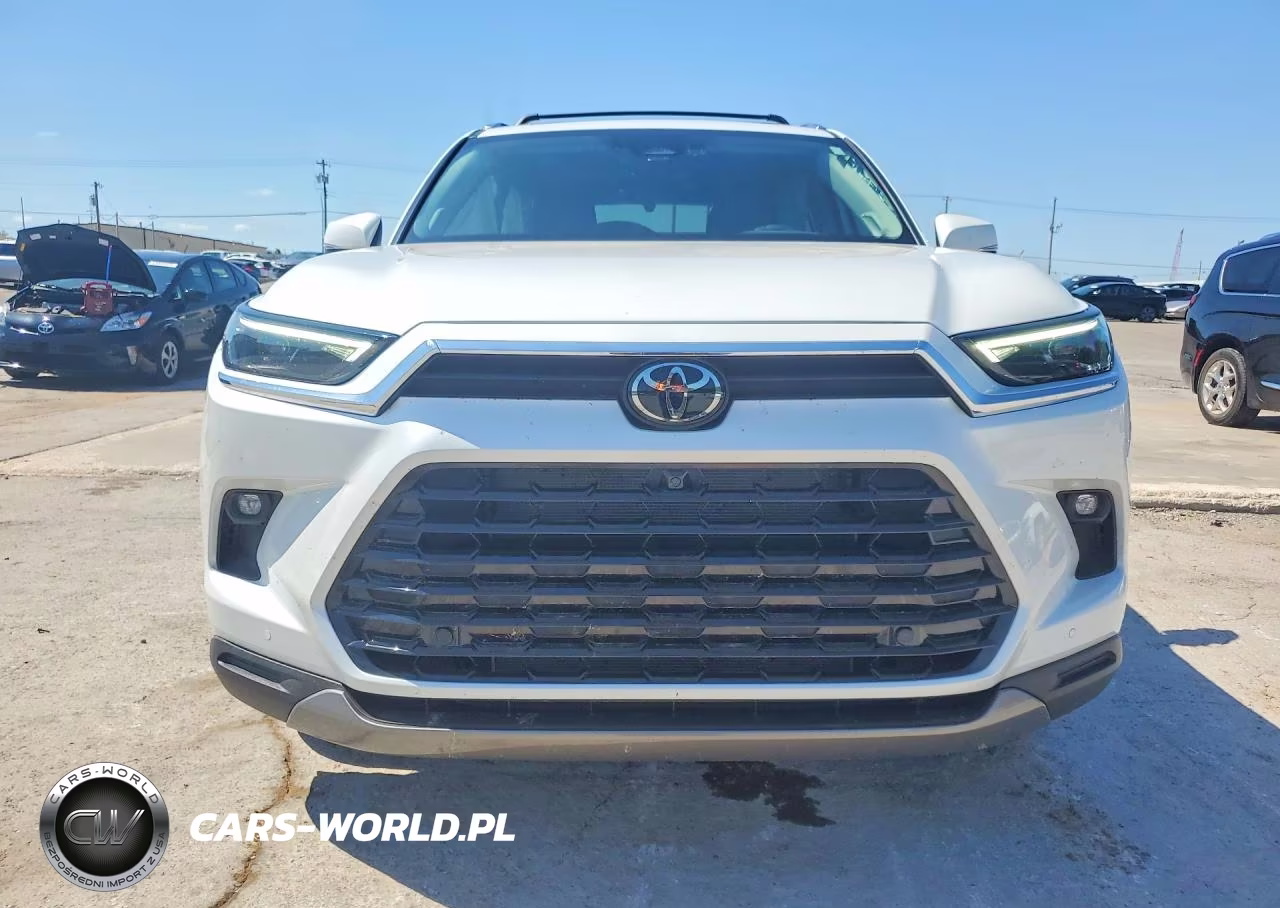 2026 Toyota Grand Highlander Platinum VIN:5TDAAAB56TS117373 - 5