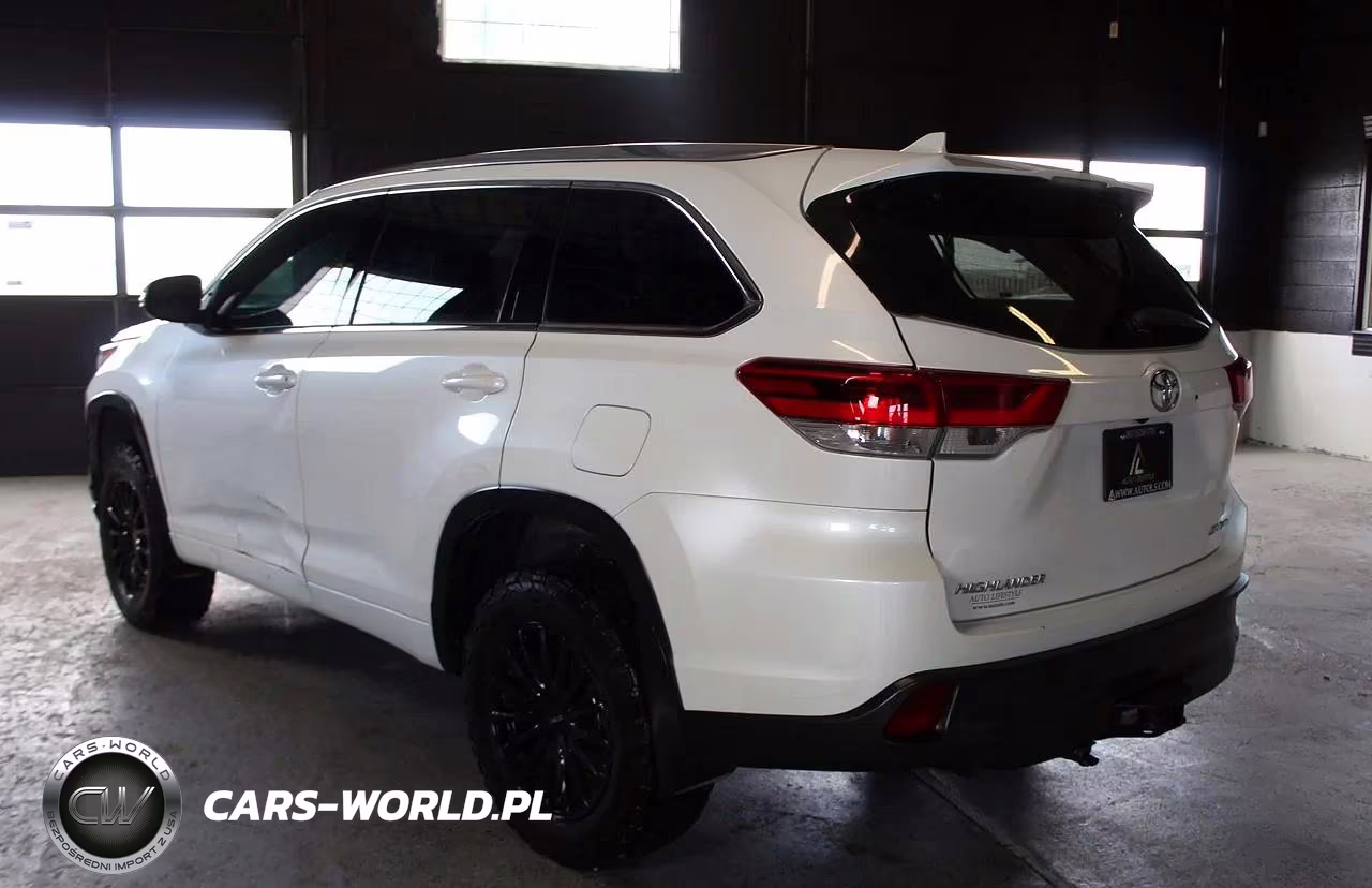 2018 Toyota Highlander Xle VIN:5TDJZRFH4JS883515 - 4