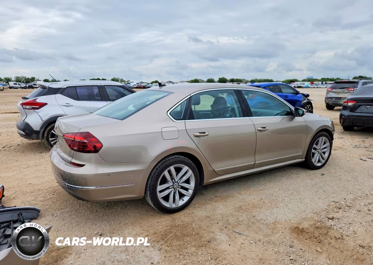 2017 Volkswagen Passat Sel Premium VIN:1VWCT7A39HC014119 - 3