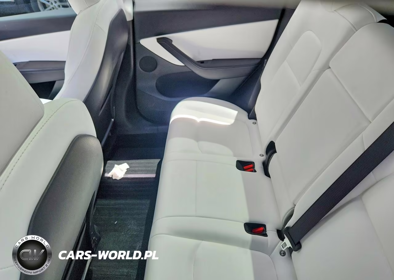 2021 Tesla Model Y VIN:5YJYGDEE0MF179108 - 10