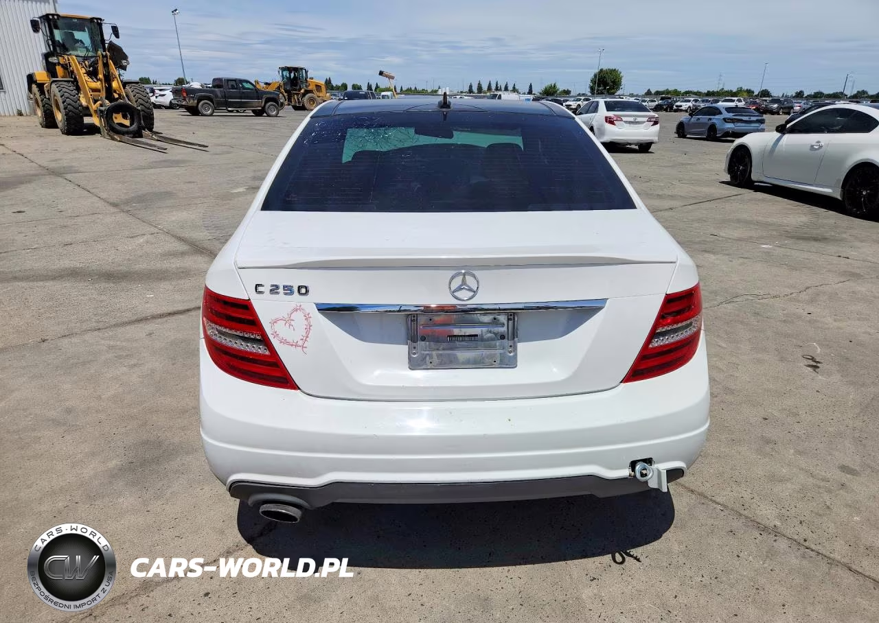 2014 Mercedes-Benz C 250 VIN:WDDGF4HB0ER320390 - 6