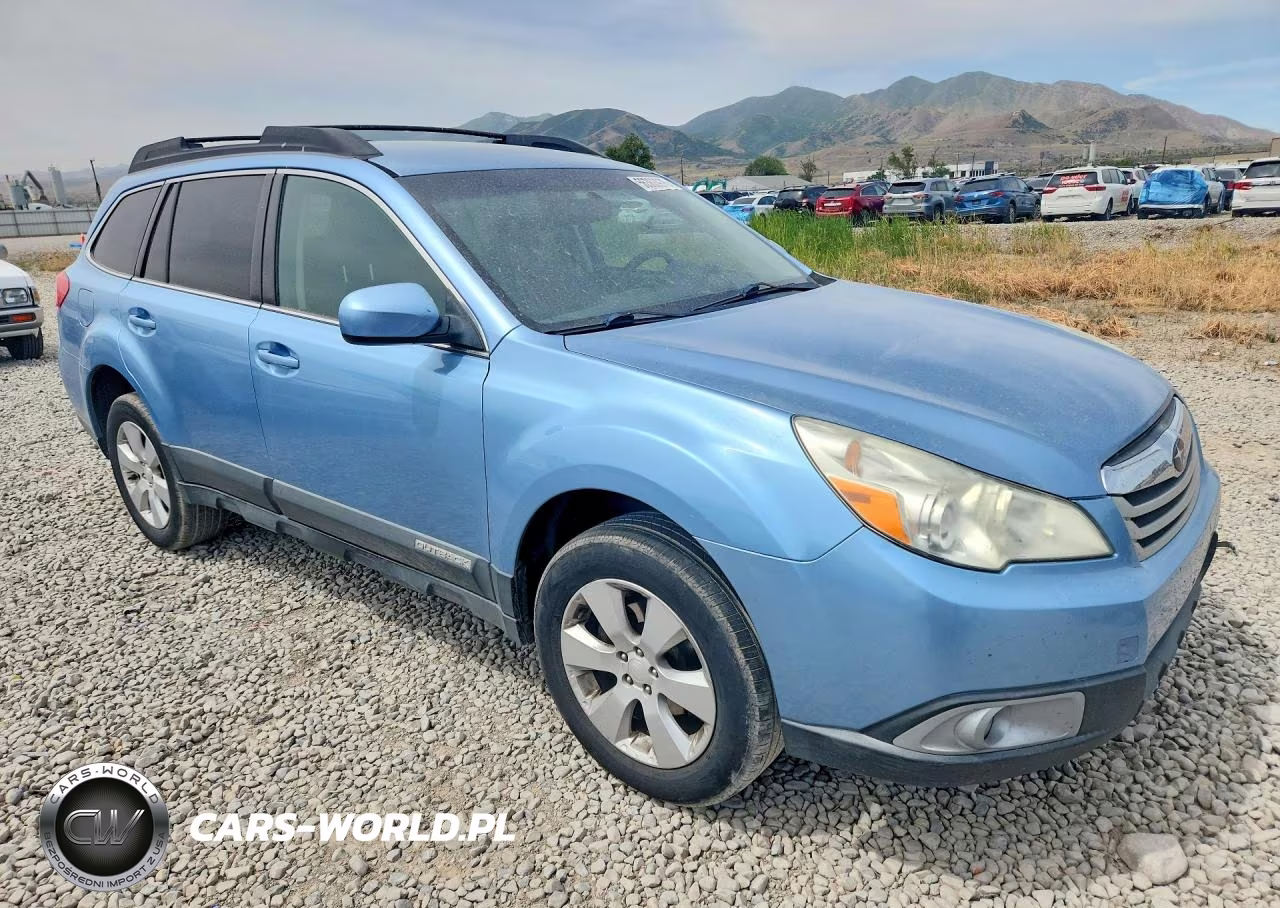 2012 Subaru Outback 2.5I Premium VIN:4S4BRBCC8C3300397 - 4