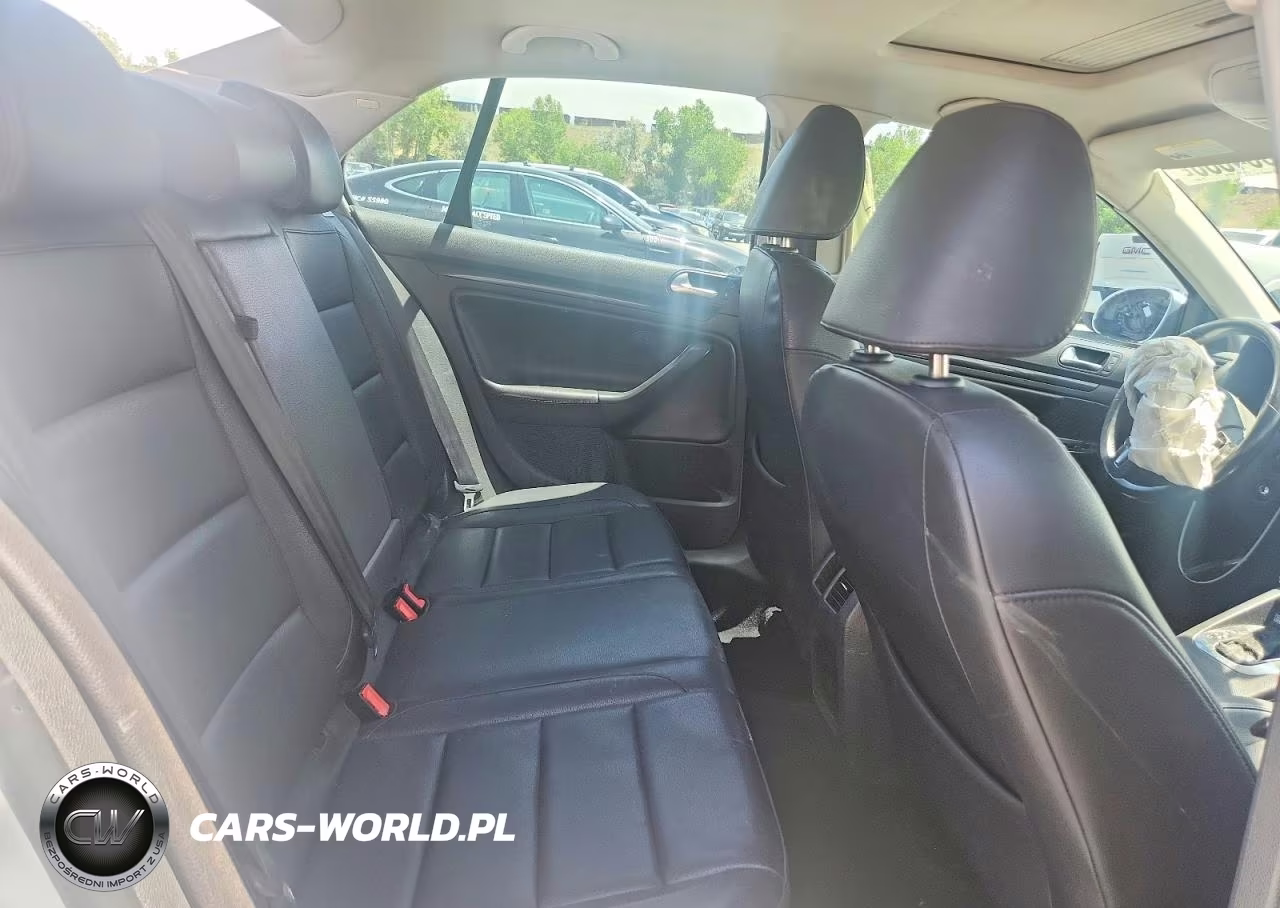 2010 Volkswagen Jetta Tdi VIN:3VWRL7AJ0AM057695 - 10