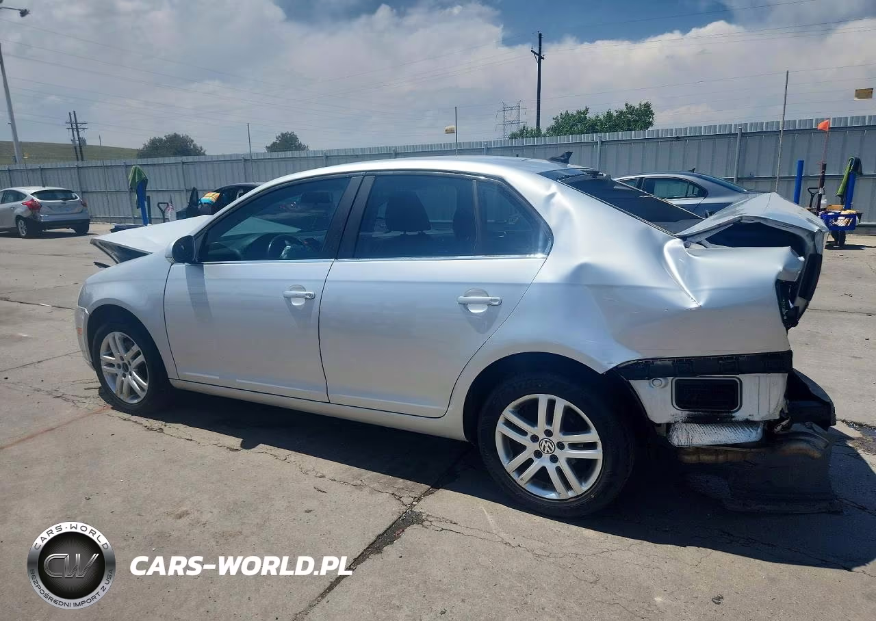 2010 Volkswagen Jetta Tdi VIN:3VWRL7AJ0AM057695 - 2