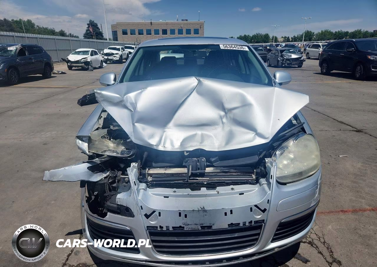 2010 Volkswagen Jetta Tdi VIN:3VWRL7AJ0AM057695 - 5