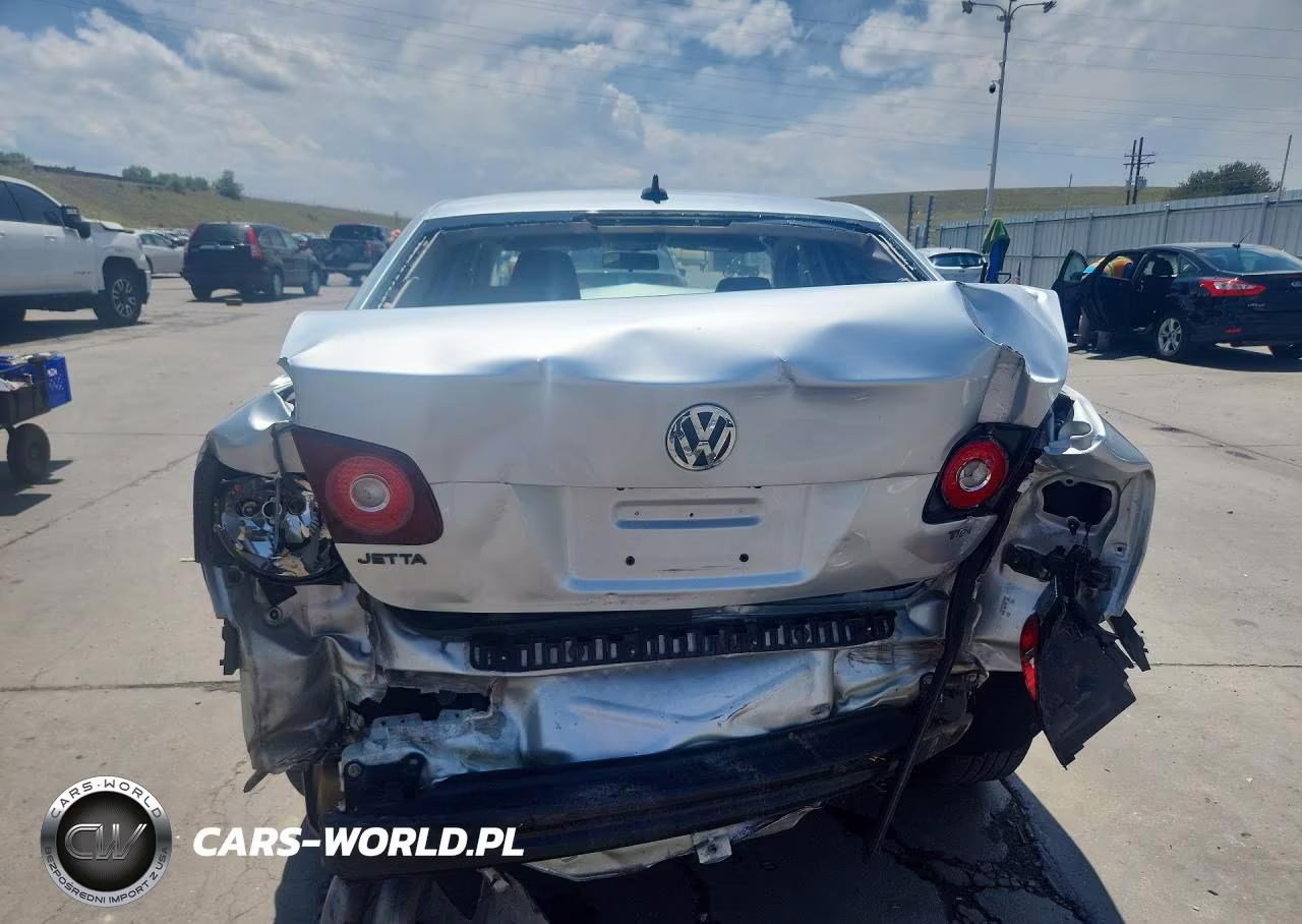 2010 Volkswagen Jetta Tdi VIN:3VWRL7AJ0AM057695 - 6