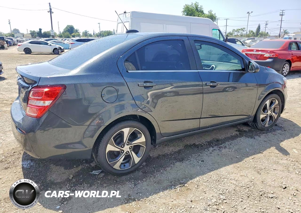 2017 Chevrolet Sonic Premier VIN:1G1JF5SB3H4134884 - 3