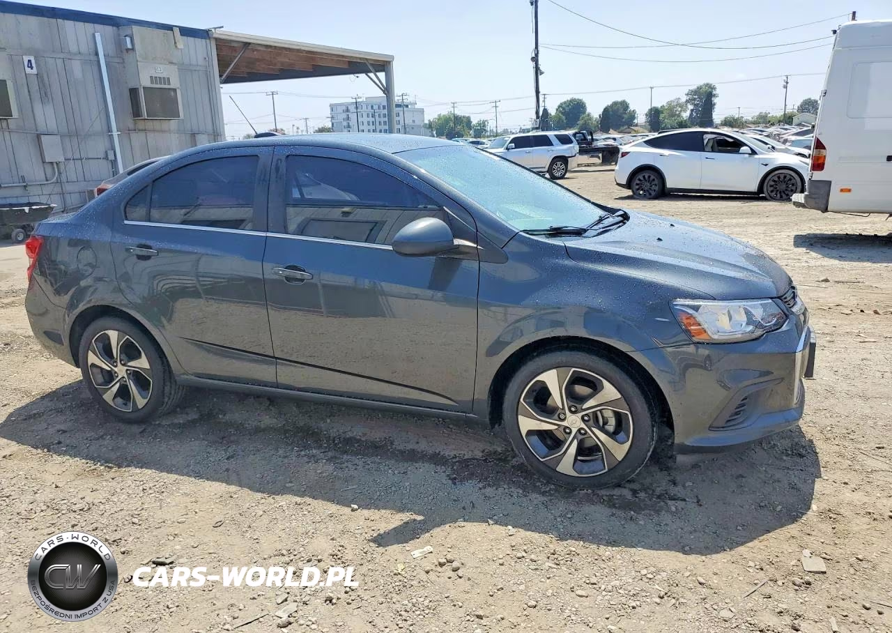 2017 Chevrolet Sonic Premier VIN:1G1JF5SB3H4134884 - 4