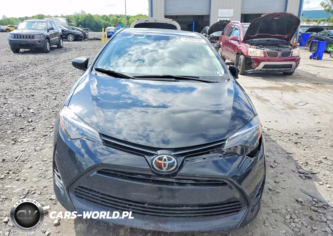 2018 Toyota Corolla Le VIN:2T1BURHE7JC068644 - 5