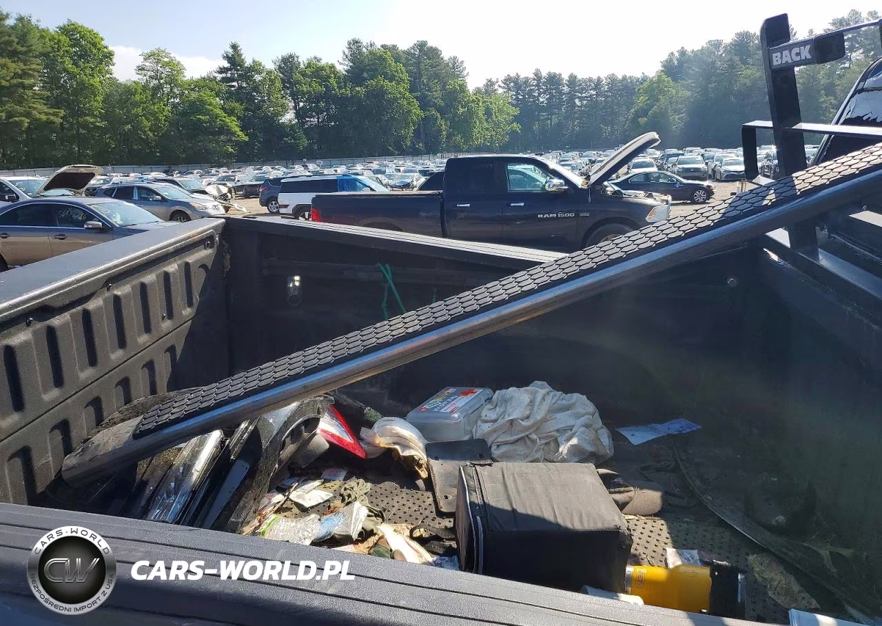 2019 Ram 1500 Big Horn VIN:1C6SRFFT1KN591648 - 12