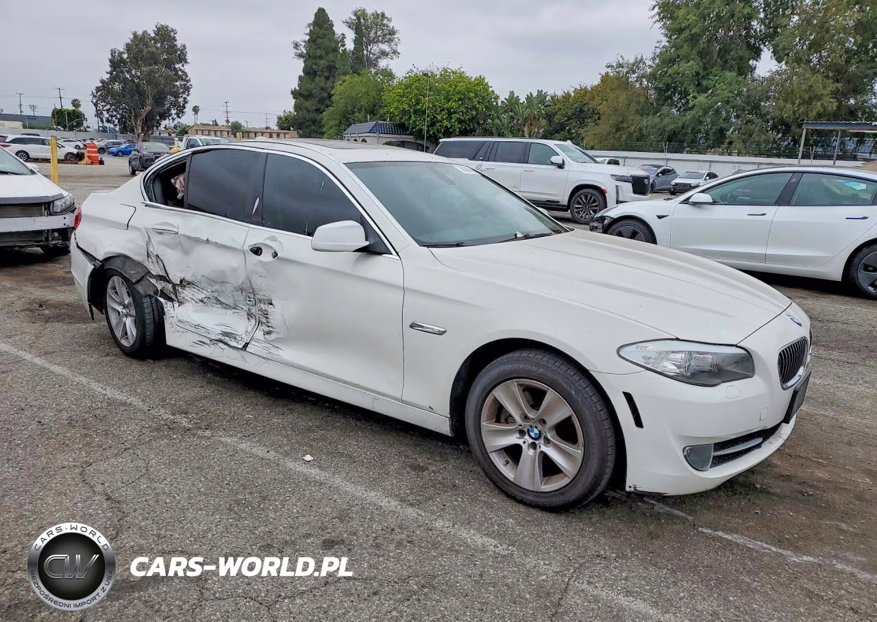 2012 BMW 528 Xi VIN:WBAXH5C53CDW03661 - 4