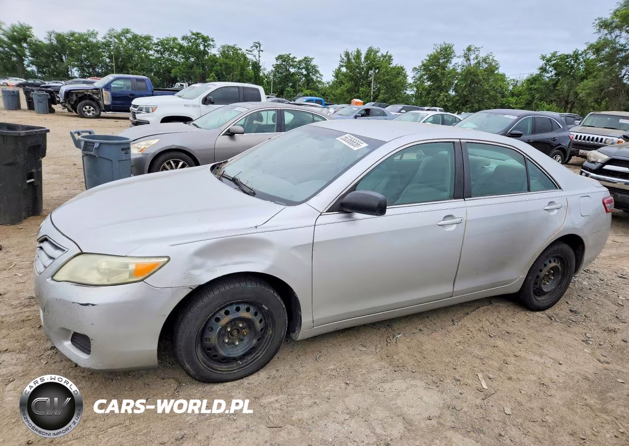 2010 Toyota Camry Le – zdjęcie 1 z 12