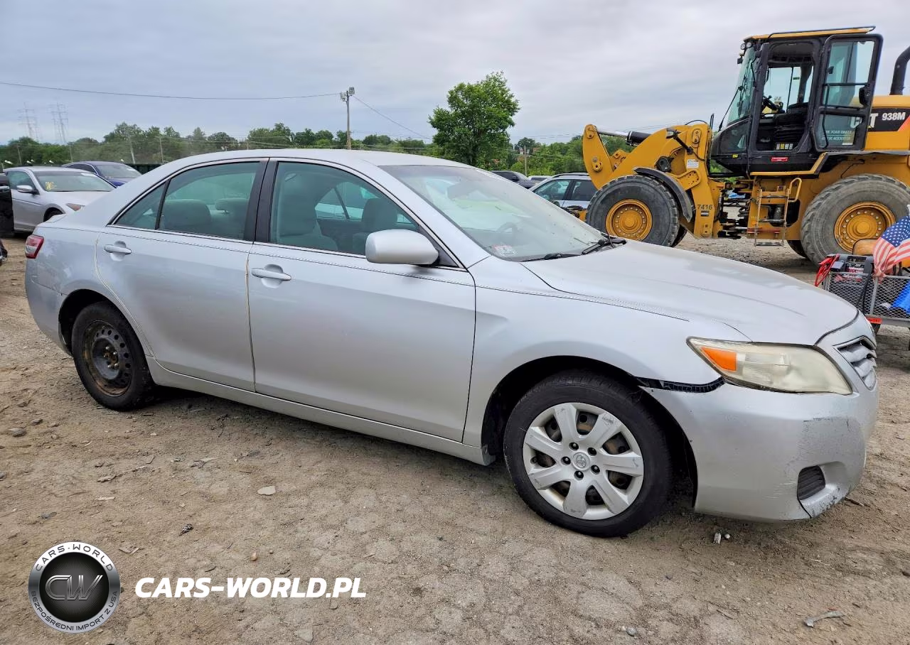 2010 Toyota Camry Le VIN:4T1BF3EKXAU573190 - 4