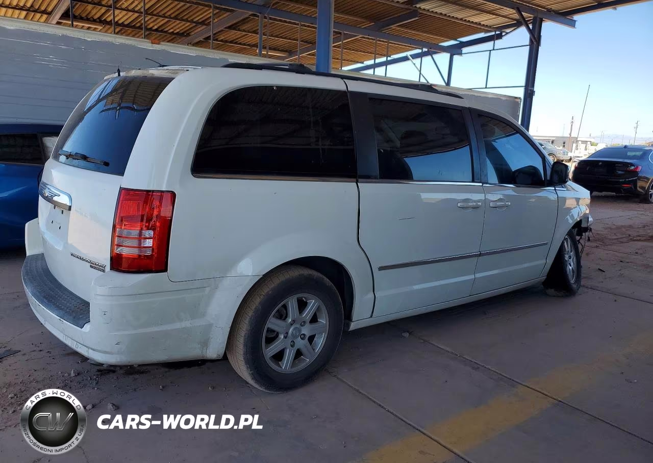 2010 Chrysler Town & Country Touring Plus VIN:2A4RR8DX8AR423493 - 3