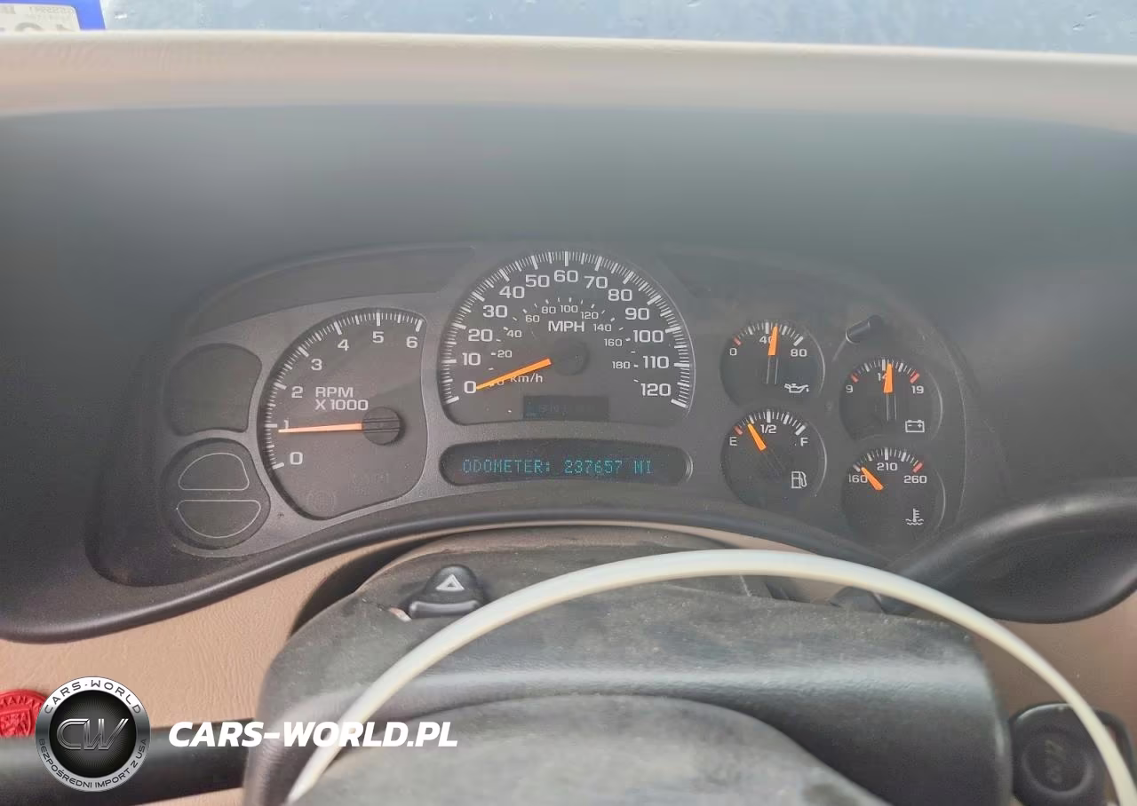 2003 Chevrolet Suburban C1500 VIN:1GNEC16Z93J129157 - 9