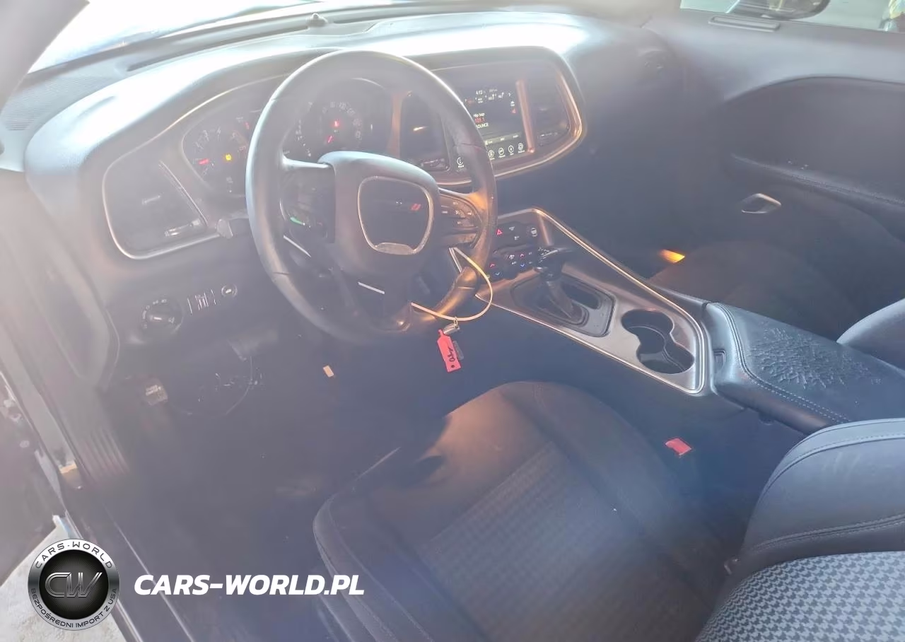 2017 Dodge Challenger Sxt VIN:2C3CDZAGXHH651486 - 8