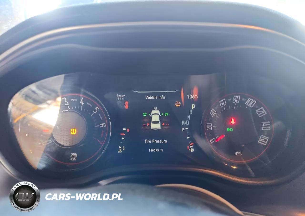 2017 Dodge Challenger Sxt VIN:2C3CDZAGXHH651486 - 9