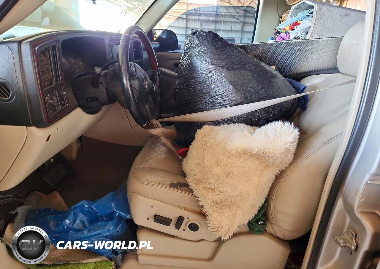 2005 Cadillac Escalade Luxury VIN:1GYEK63NX5R245265 - 7