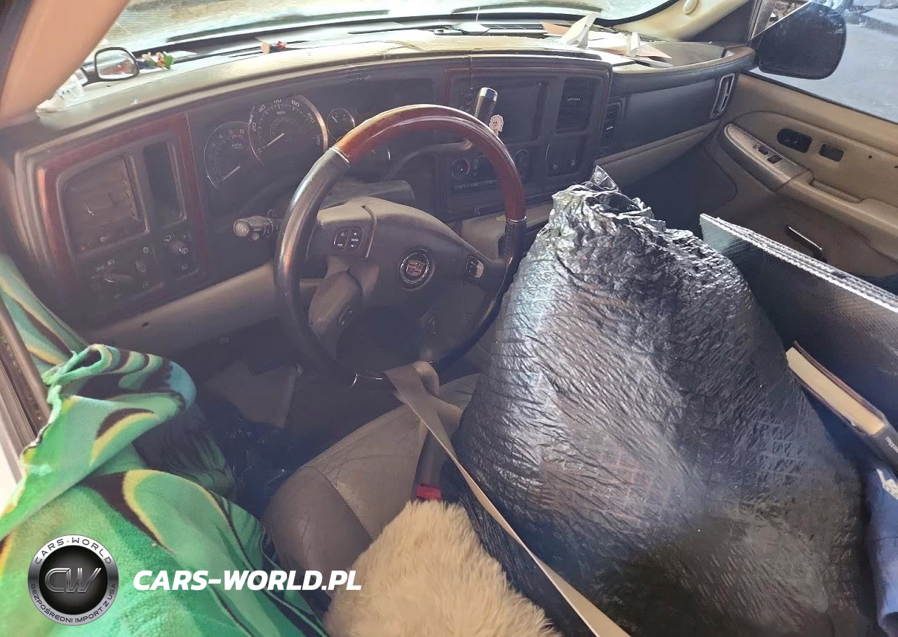 2005 Cadillac Escalade Luxury VIN:1GYEK63NX5R245265 - 8