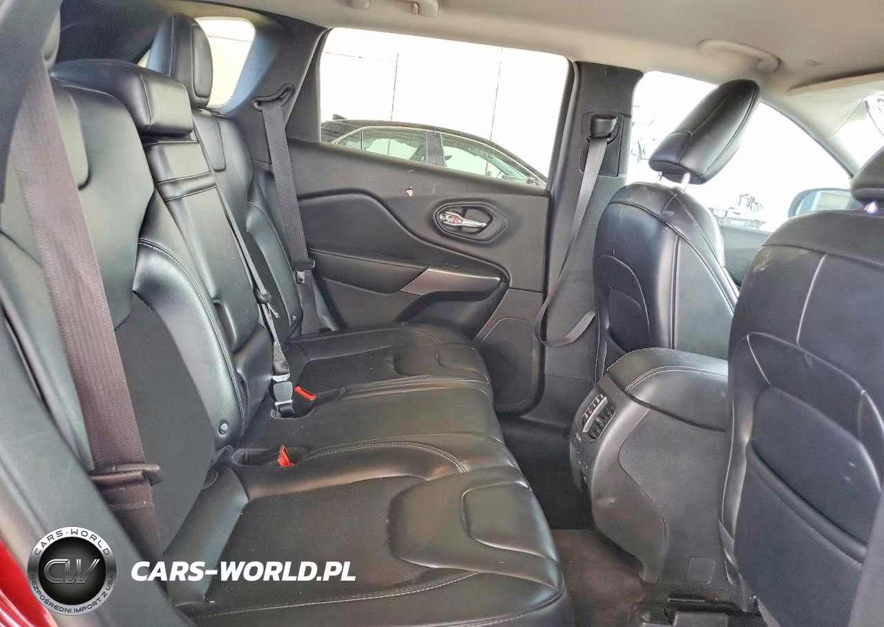 2019 Jeep Cherokee Latitude Plus VIN:1C4PJLLX8KD204563 - 11
