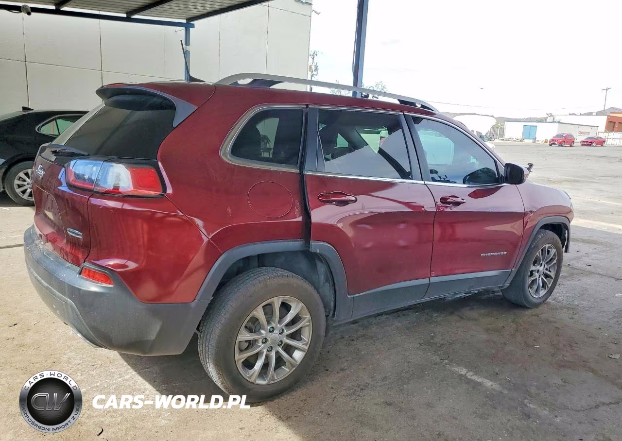 2019 Jeep Cherokee Latitude Plus VIN:1C4PJLLX8KD204563 - 3